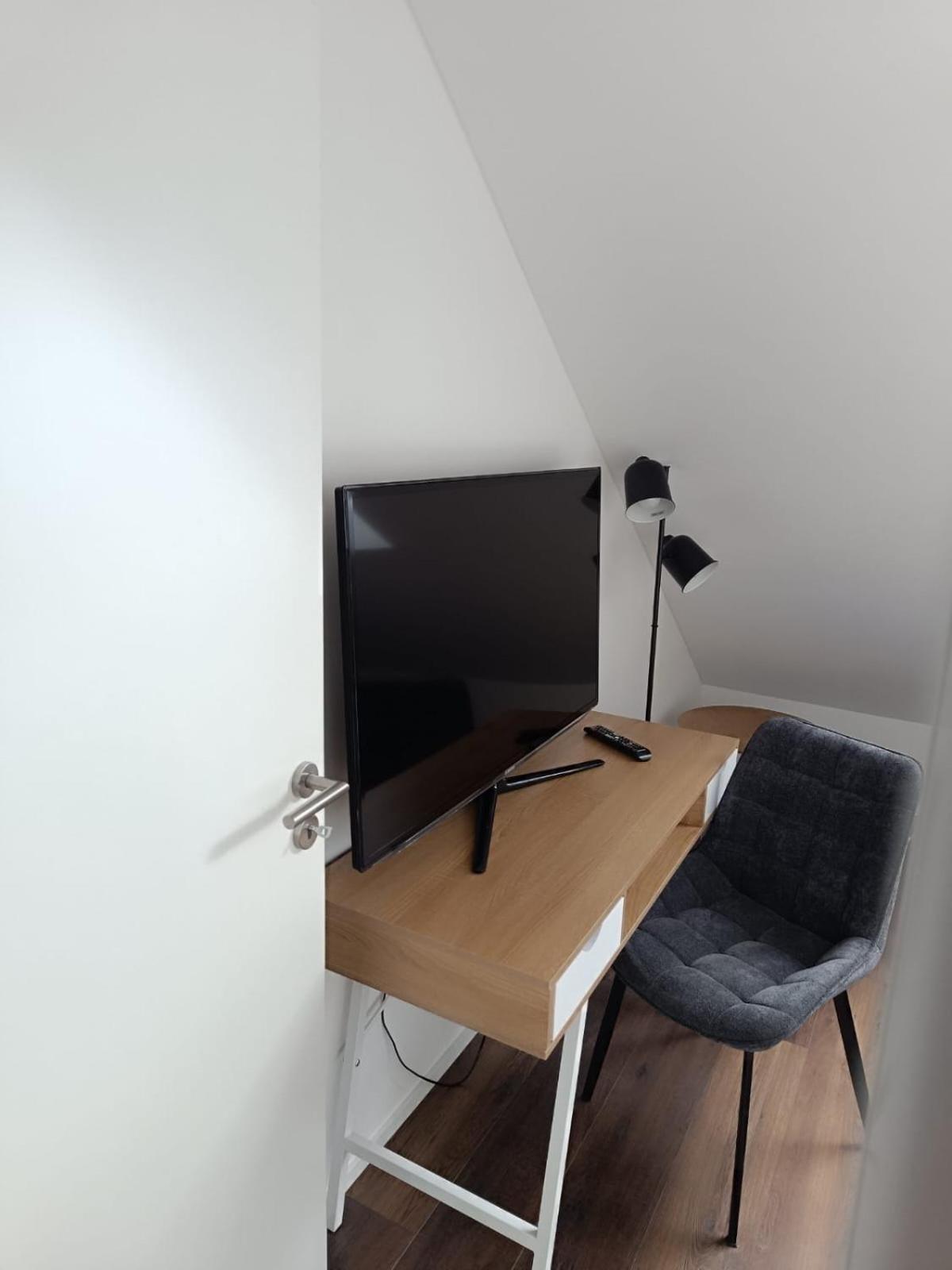 Moderne Ferienwohnung Fuer Familien Im Dachgeschoss Bosau Exterior photo